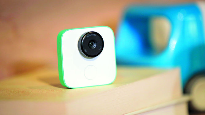 Google-lanza-cámara-con-inteligencia-artificial-llamada-Google-Clips