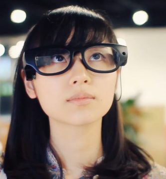 Lo-nuevo-Lentes-con-inteligencia-artificial-que-convierten-el-texto-en-voz