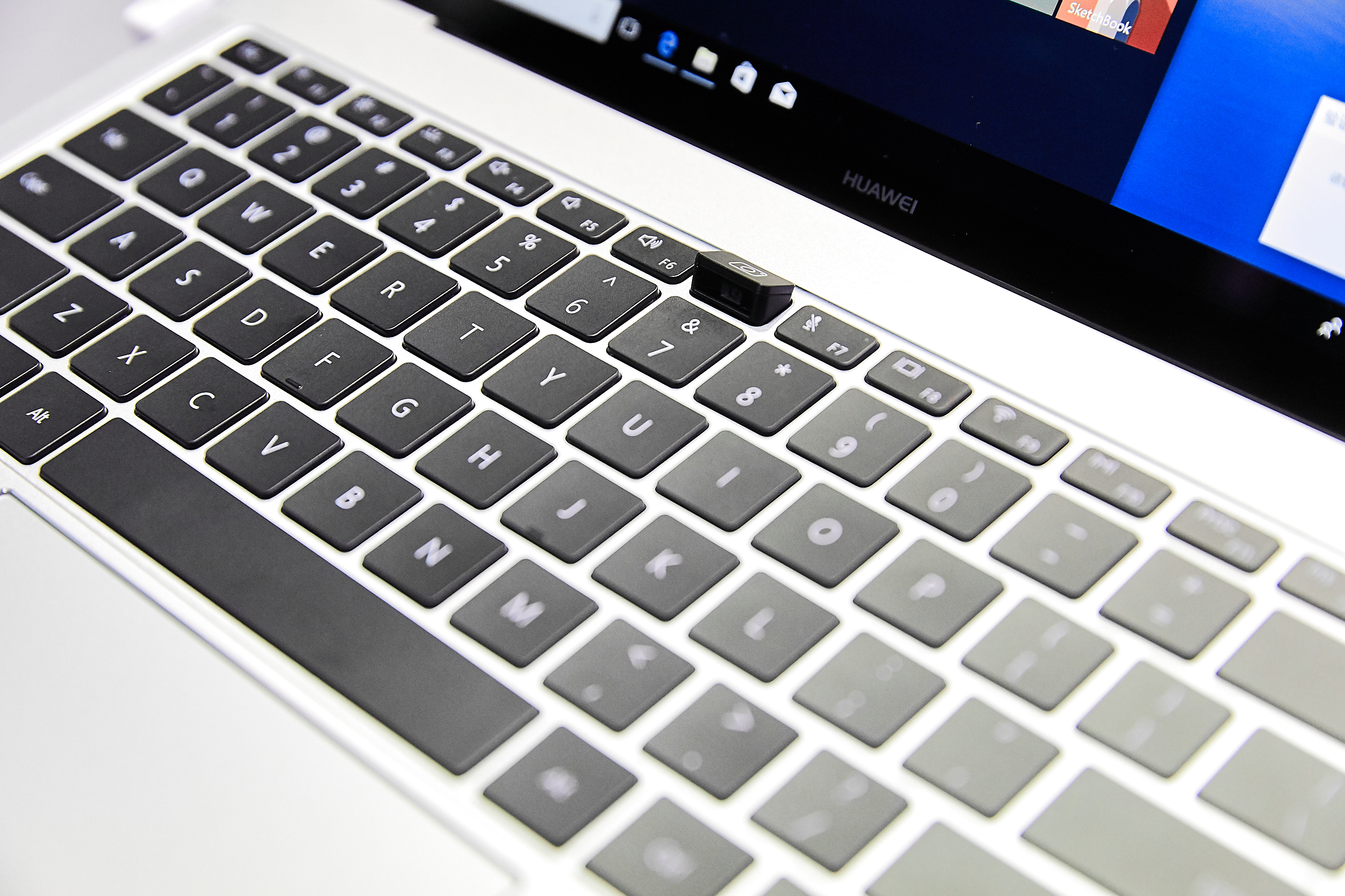 Huawei-lanza-al-mercado-nueva-laptop-ultradelgada-MateBook-X-Pro-