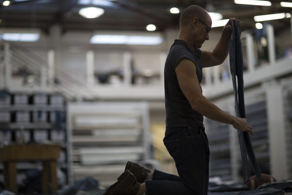  La-marca-Levis-crea-jeans-sostenibles-con-el-uso-de-laser