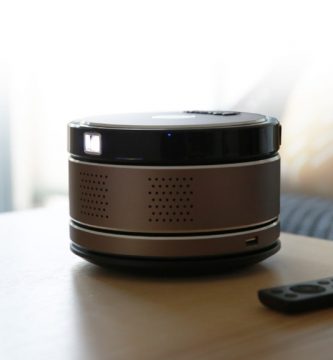 Mira-el-nuevo-proyector-inteligente-N-Tech-compatible-con-4K-e-incluso-3D