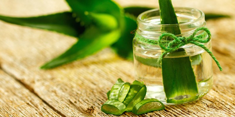 Cómo-utilizar-Aloe-Vera-para-mantener-su-piel-joven-y-sin-defectos