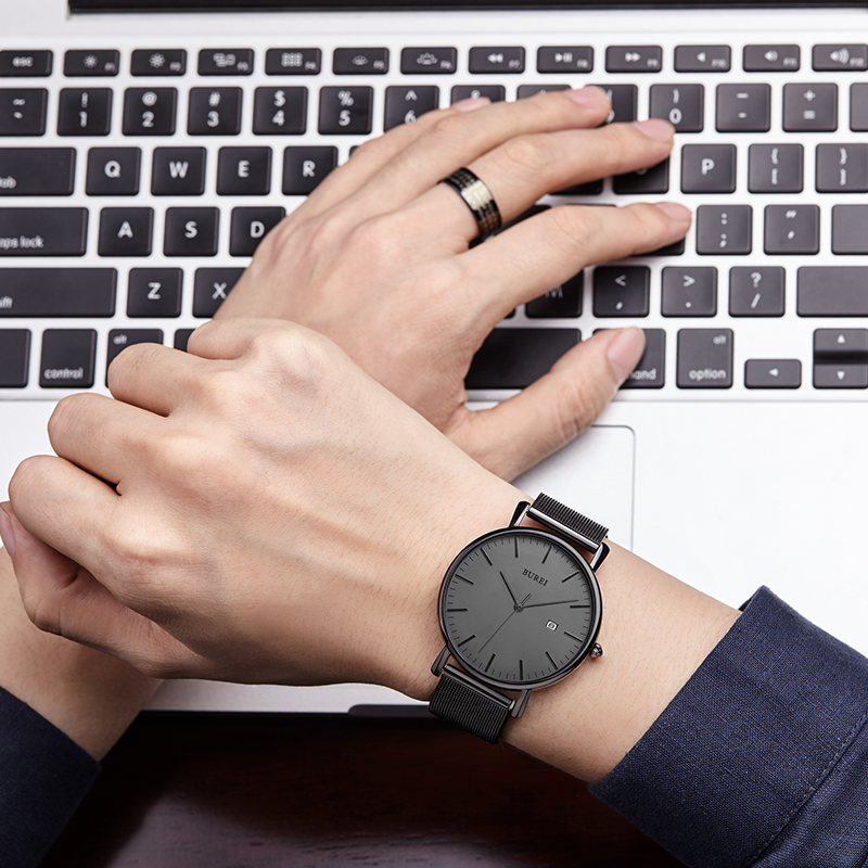 Marcas-de-relojes-de-lujo-luchan-para-sentirse-exclusivas-en-línea Marcas-de-relojes-de-lujo-luchan-para-sentirse-exclusivas-en-línea