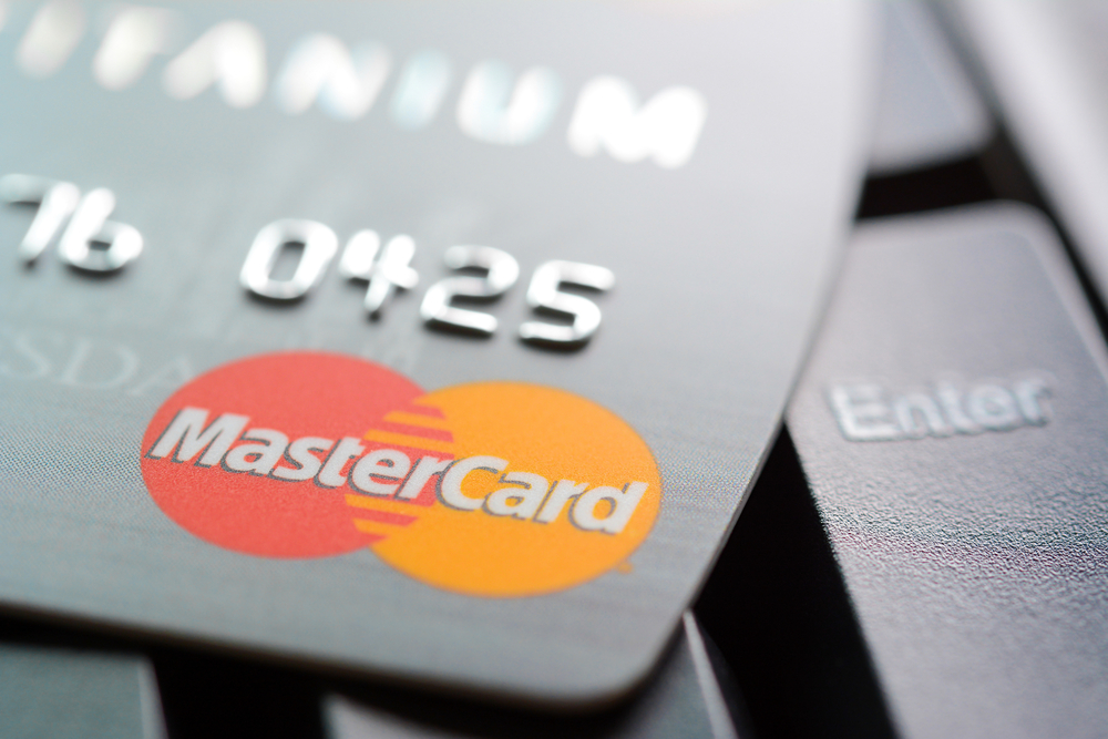 MasterCard llama al estándar global de pagos en línea