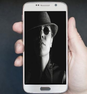 Tenga-cuidado-Podrían-estar-fisgoneando-en-su-teléfono-inteligente