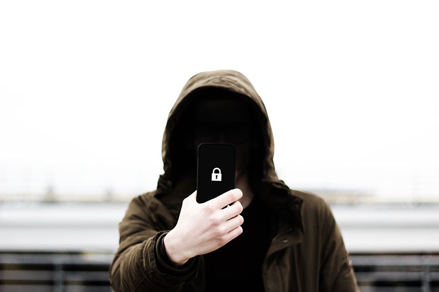 Tenga-cuidado-Podrían-estar-fisgoneando-en-su-teléfono-inteligente Tenga-cuidado-Podrían-estar-fisgoneando-en-su-teléfono-inteligente